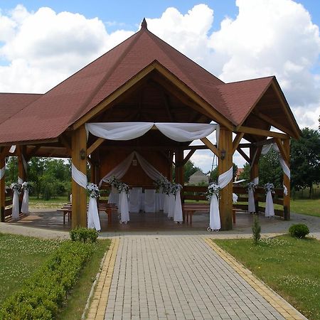 Hotel Rajski Ogrod Rzeszów Exterior foto